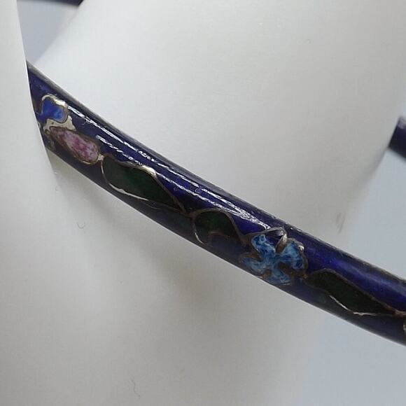 Vintage Cloisonne Floral Bangle Bracelet, Dark Blue Enamel, 7 3/4 Inch, 1960s - Picture 4 of 12